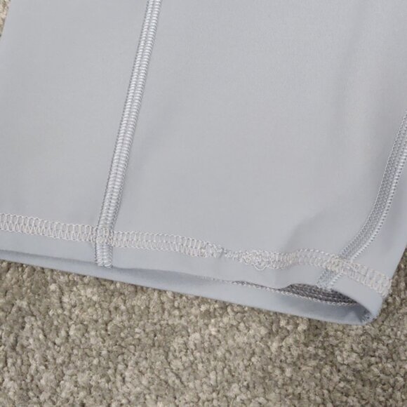 Lululemon Align High Rise Short with Pockets 8 inch Rhino Grey Size 4 - Picture 3 of 4